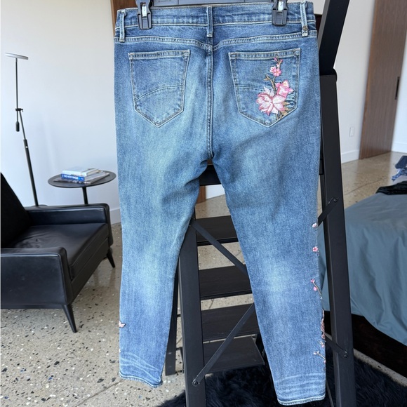 Driftwood Koi Fish Embroidered Marilyn Jeans Women’s Size 28 (Hard to Find)! - Picture 2 of 6